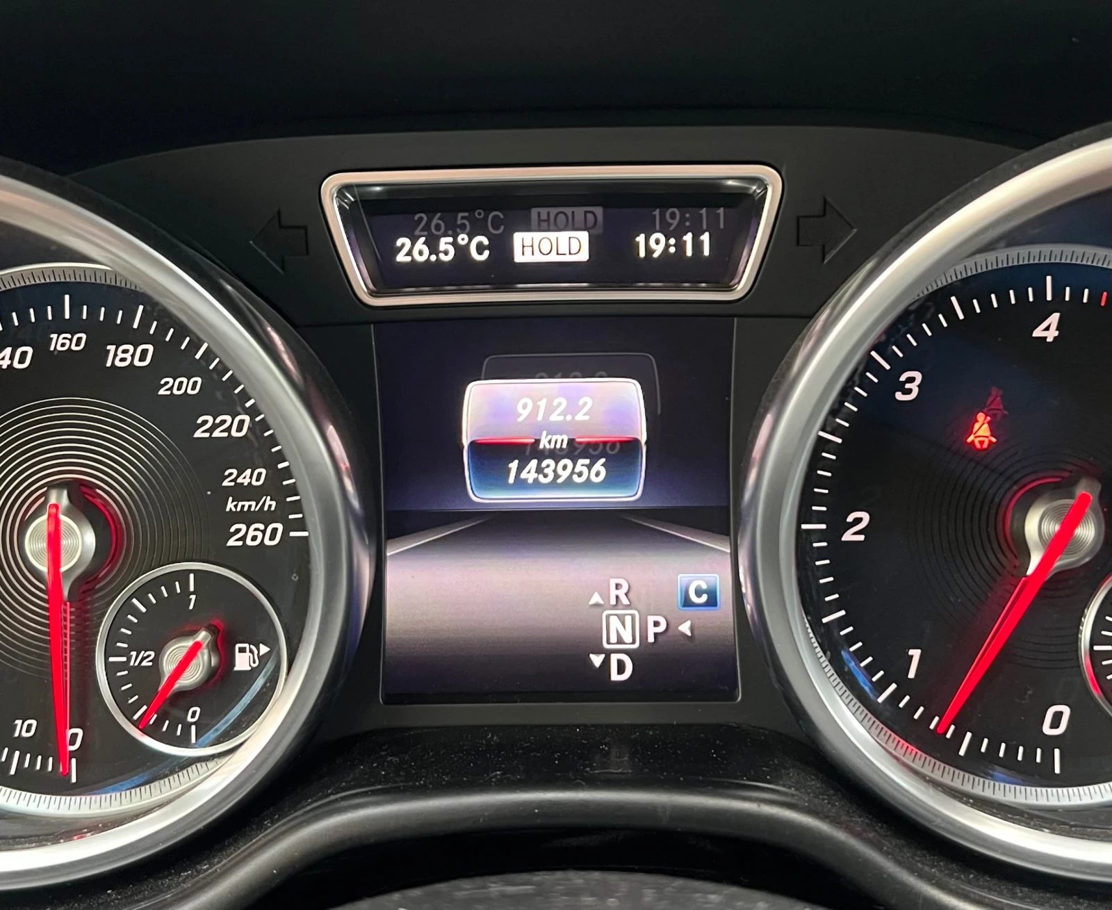 Mercedes-Benz GLE 350 AMG - Панорама - Обдухване - ПРОМО ДО КРАЯ НА ЮЛИ, снимка 15 - Автомобили и джипове - 54783252