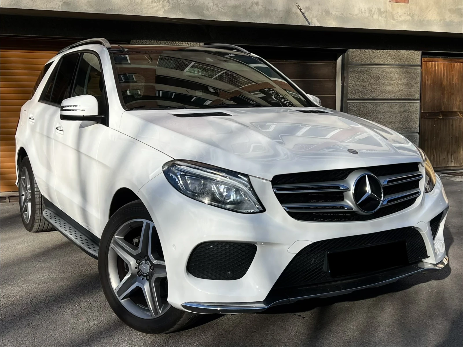 Mercedes-Benz GLE 350 AMG - 4matic - ОБДУХВАНЕ - PANO - 9G - Обслужена 