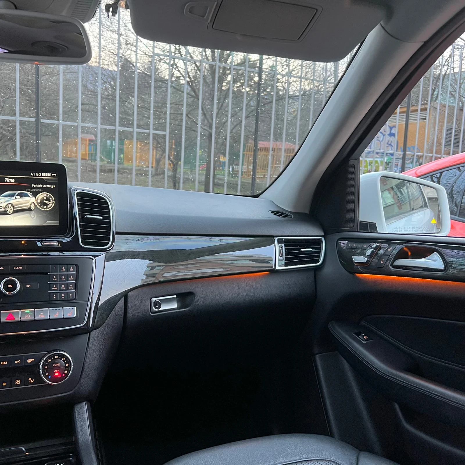 Mercedes-Benz GLE 350 AMG PACK - 4matic - PANO - Обдухване - ПОДАРЪК !, снимка 8 - Автомобили и джипове - 54783252