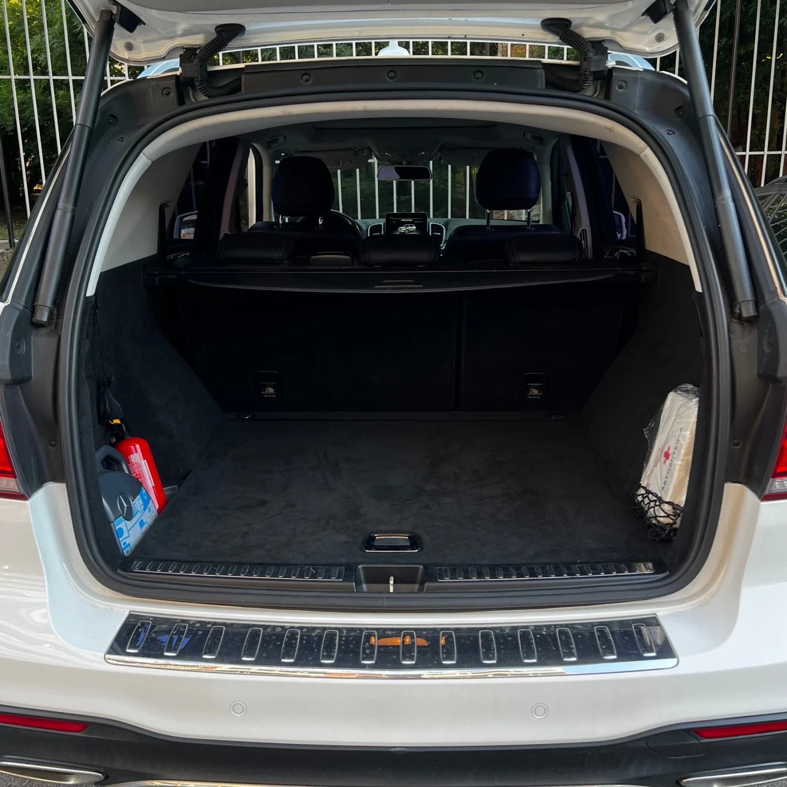 Mercedes-Benz GLE 350 AMG PACK - 4matic - PANO - Обдухване - ПОДАРЪК !, снимка 16 - Автомобили и джипове - 54783252