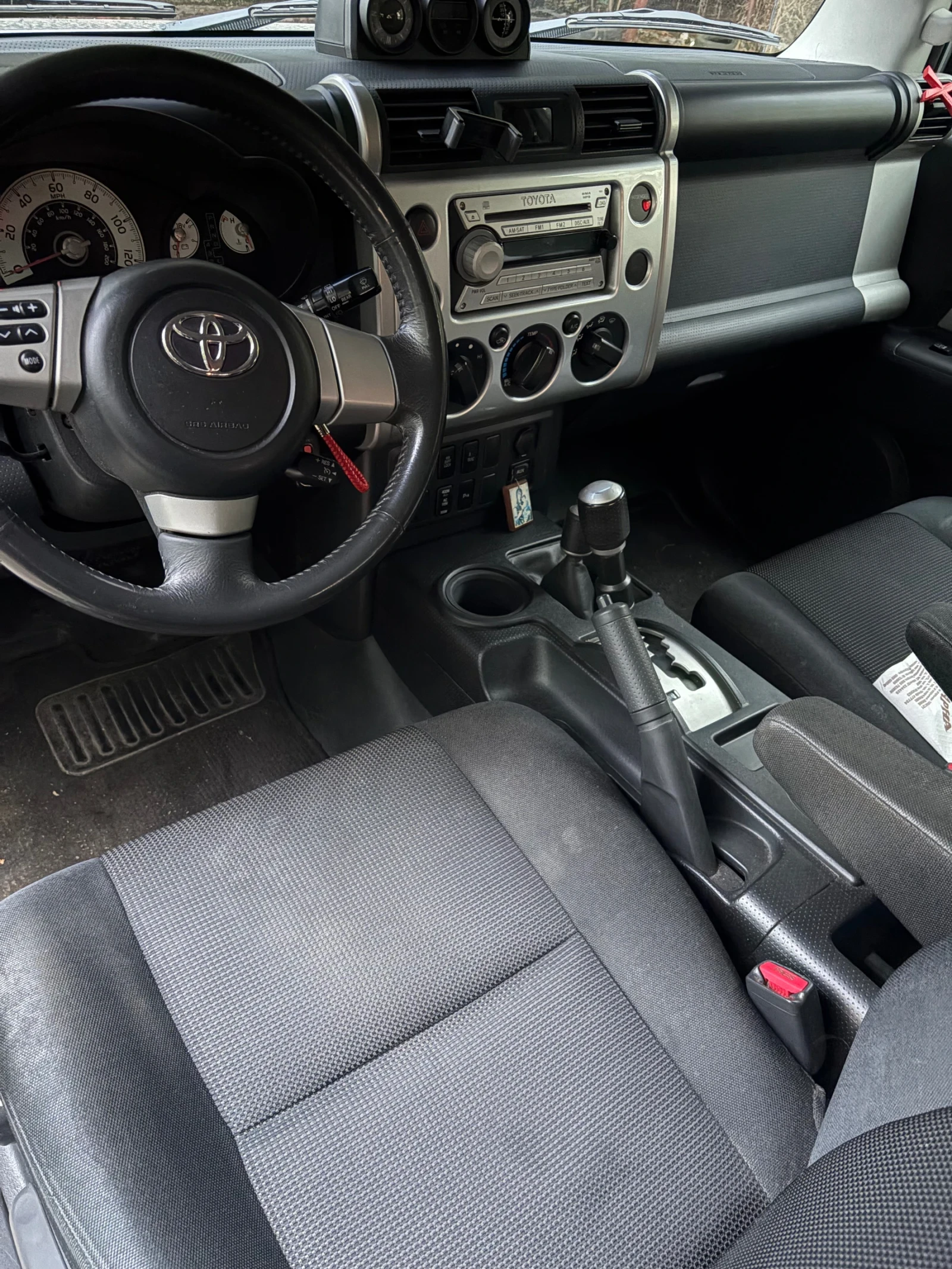 Toyota Fj cruiser, снимка 6 - Автомобили и джипове - 56195783