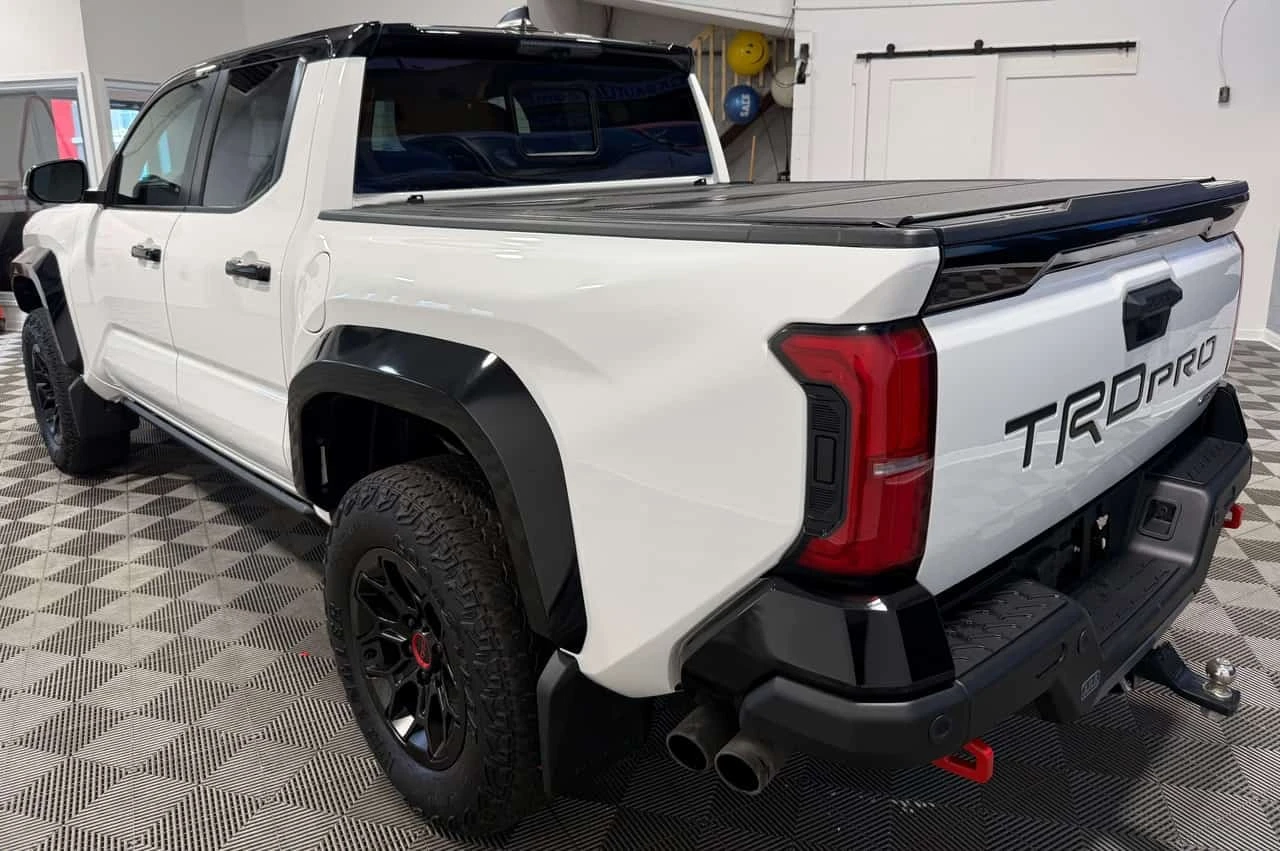 Toyota Tacoma * TRD PRO, Hybrid, Loaded, One Owner, Accident Fre | Mobile.bg � ����������� 3