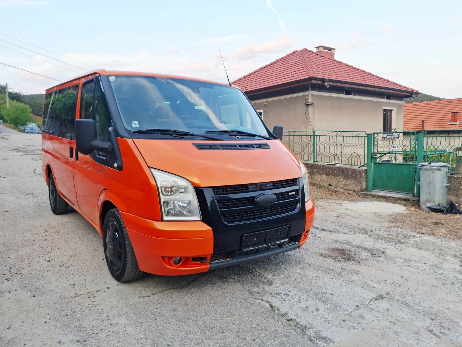 Ford Transit 2.2tdci.8+ 1места.климатик, снимка 3 - Бусове и автобуси - 55710837
