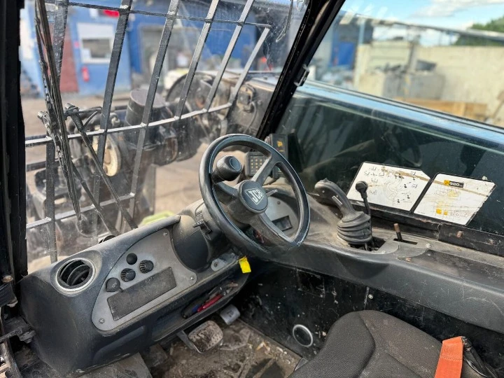������������ �������� JCB 520-40 | Mobile.bg � ����������� 5