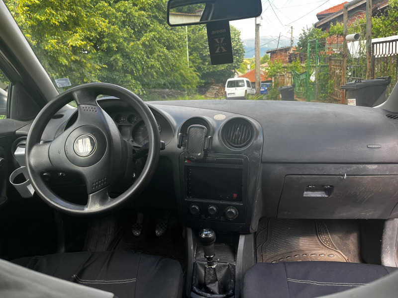 Seat Ibiza, снимка 6 - Автомобили и джипове - 46009308