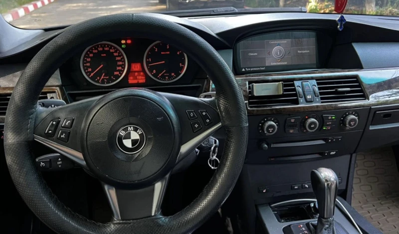 BMW 530 M Пакет, снимка 9 - Автомобили и джипове - 47400420