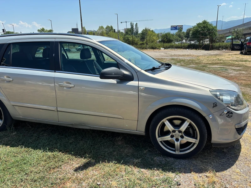 Opel Astra DTJ, снимка 3 - Автомобили и джипове - 51988682