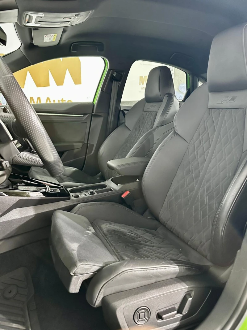 Audi Rs3 Quattro* Ceramic* Matrix* HuD* B&O, снимка 7 - Автомобили и джипове - 52636981