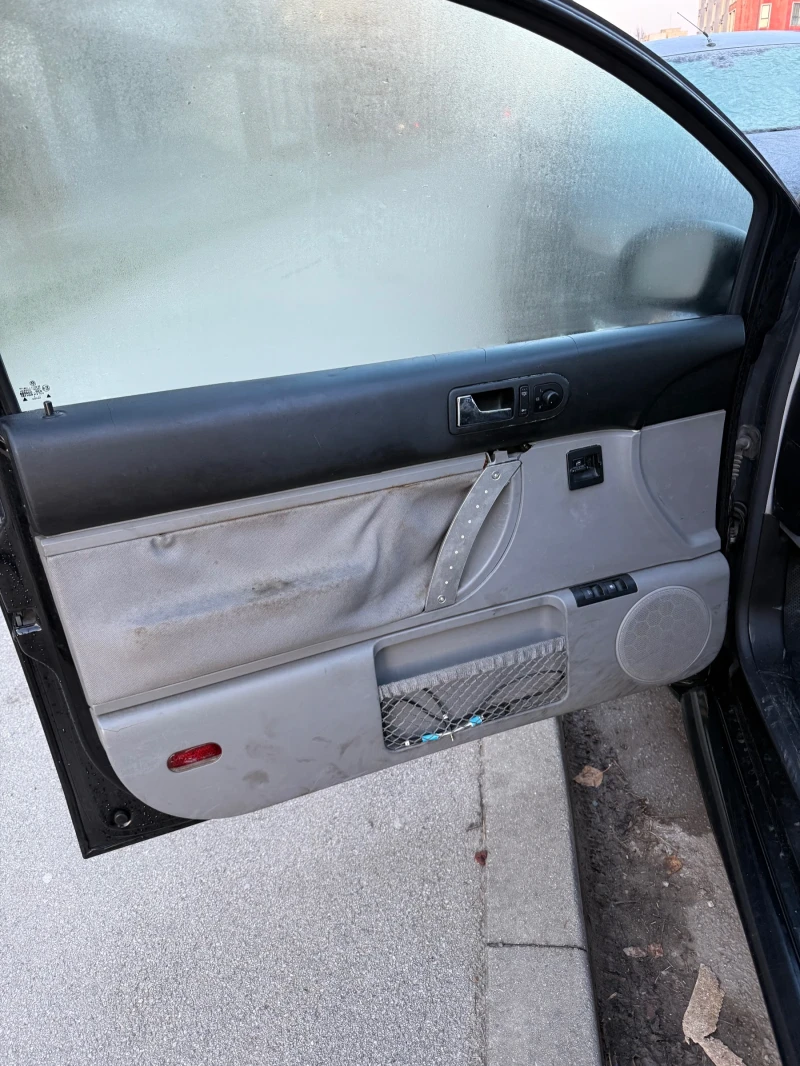 VW New beetle, снимка 8 - Автомобили и джипове - 52795829