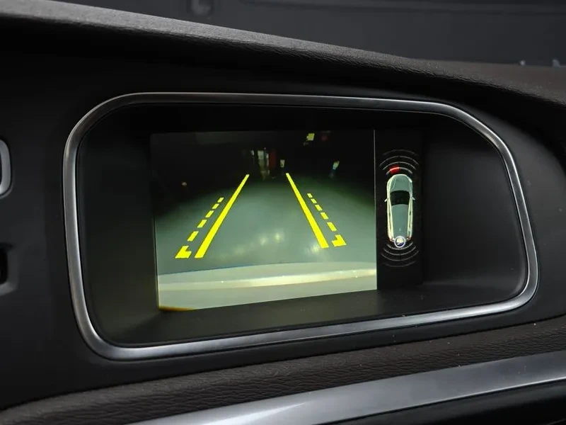 Volvo V40, снимка 15 - Автомобили и джипове - 54326571