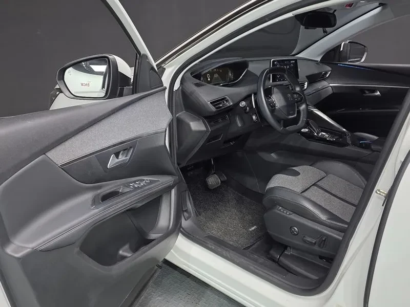 Peugeot 3008 1.6 BLUEHDI ALLURE, снимка 10 - Автомобили и джипове - 54929878