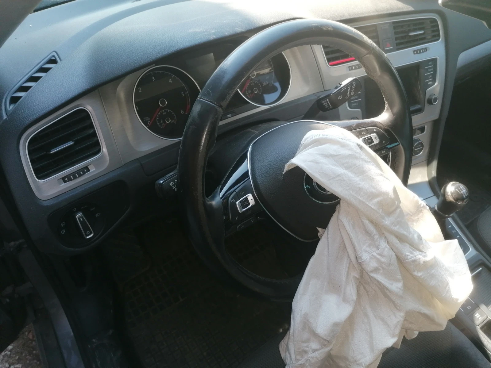 VW Golf 1.6TDI, 4х4, 6ск | Mobile.bg — изображение 11
