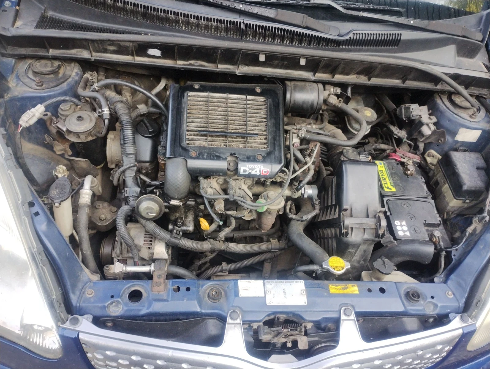 Toyota Yaris verso 1.4d4d - изображение 2