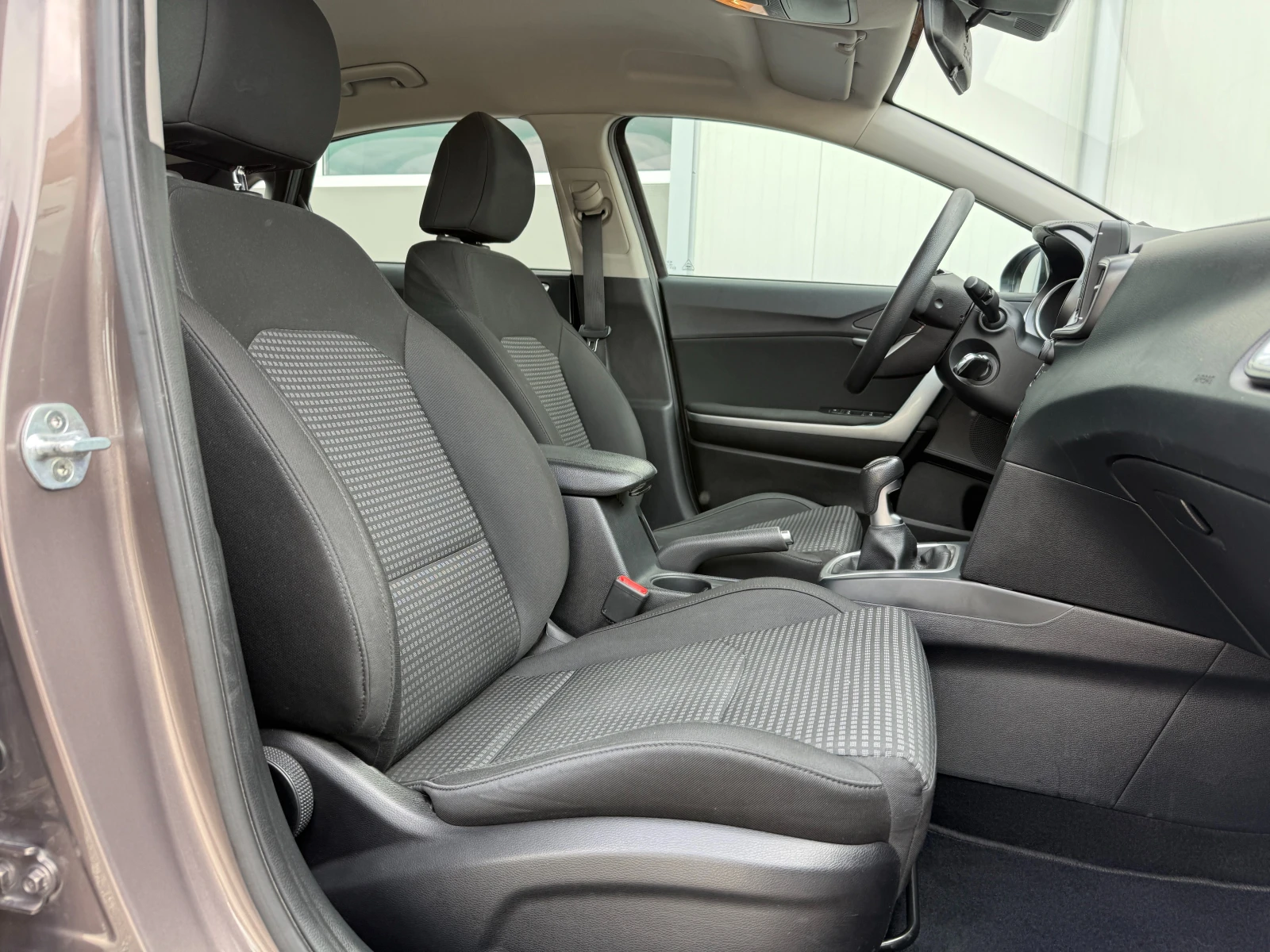 Kia Ceed   | Mobile.bg   12