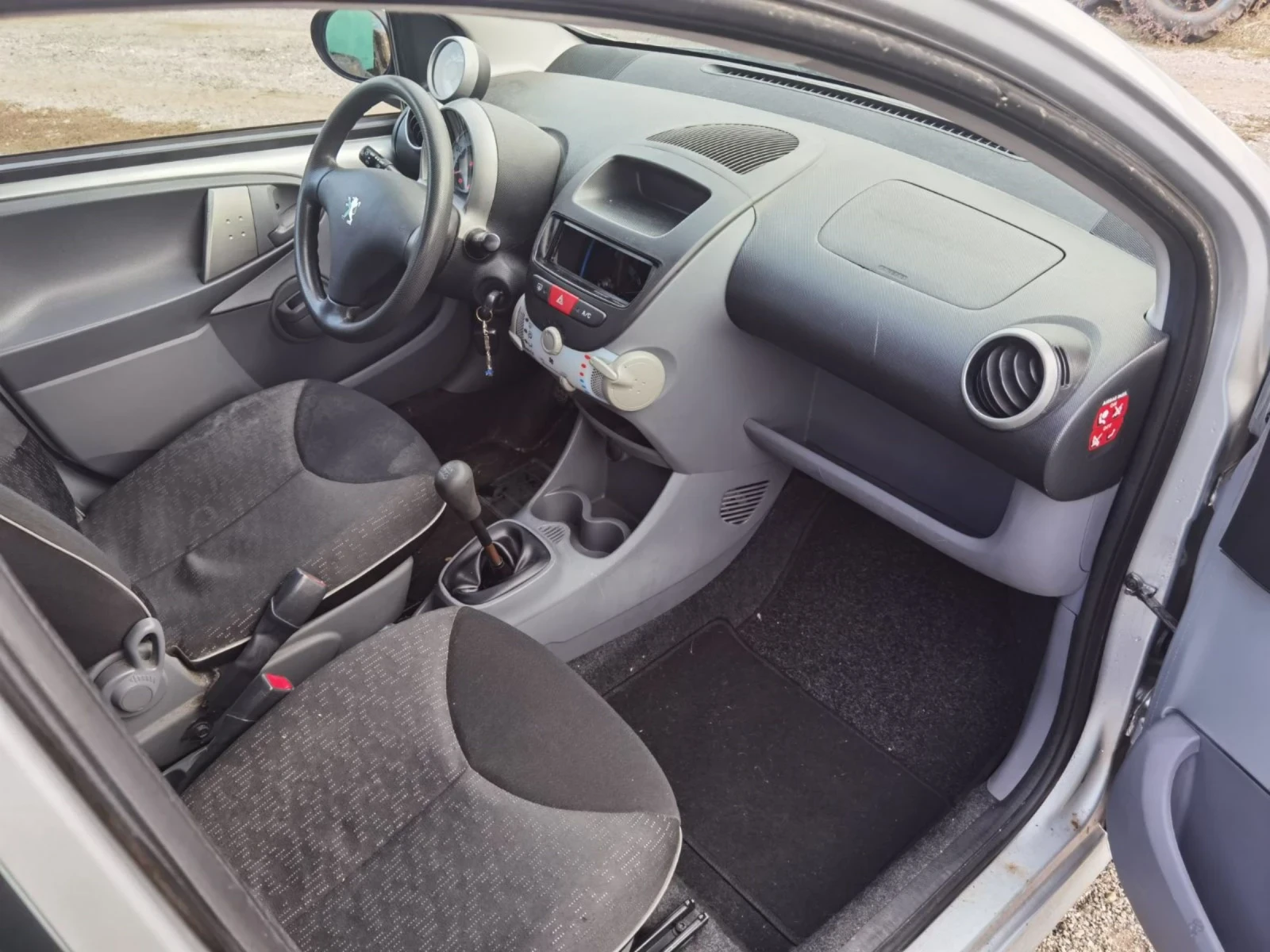 Peugeot 107 72000км 1.0i euro5B климатик - изображение 9