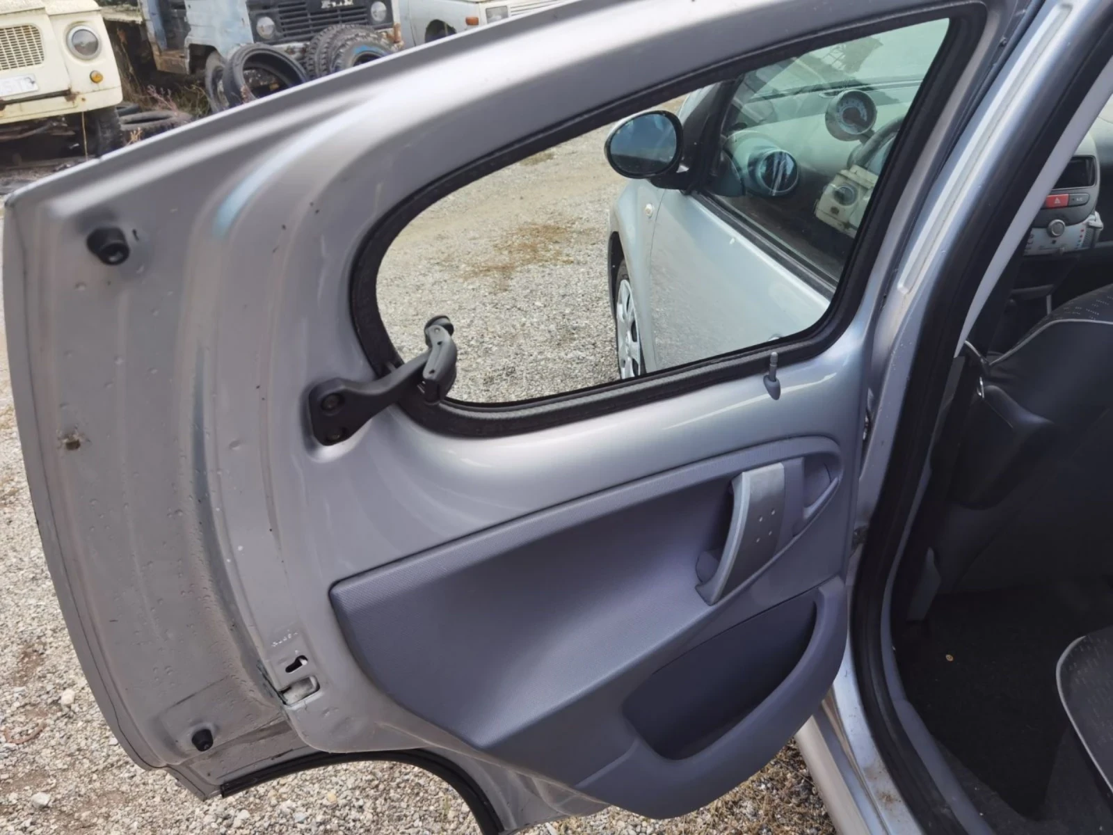 Peugeot 107 72000км 1.0i euro5B климатик - изображение 6