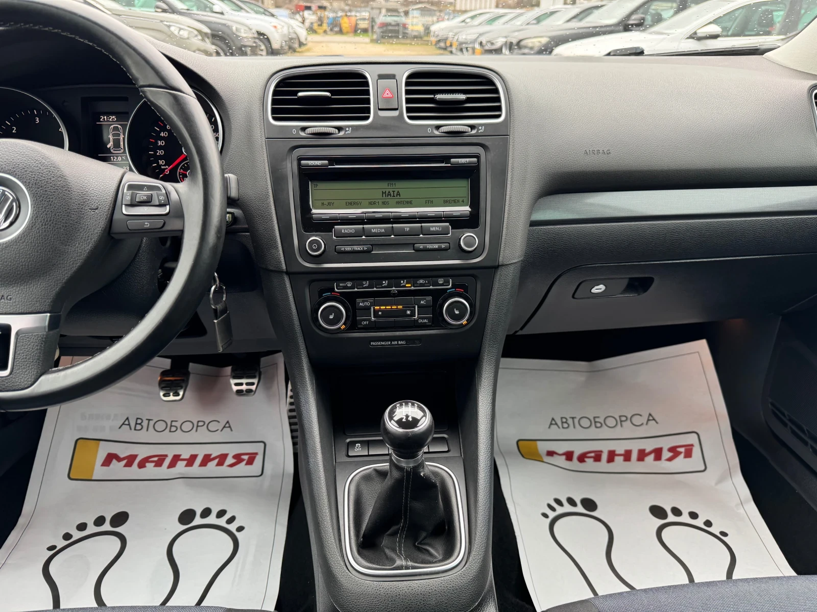 VW Golf 1.6TDI STYLE, снимка 10 - Автомобили и джипове - 53958670