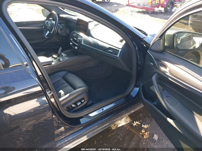 BMW M5 4.4l 50I xDrive, снимка 5 - Автомобили и джипове - 53965128