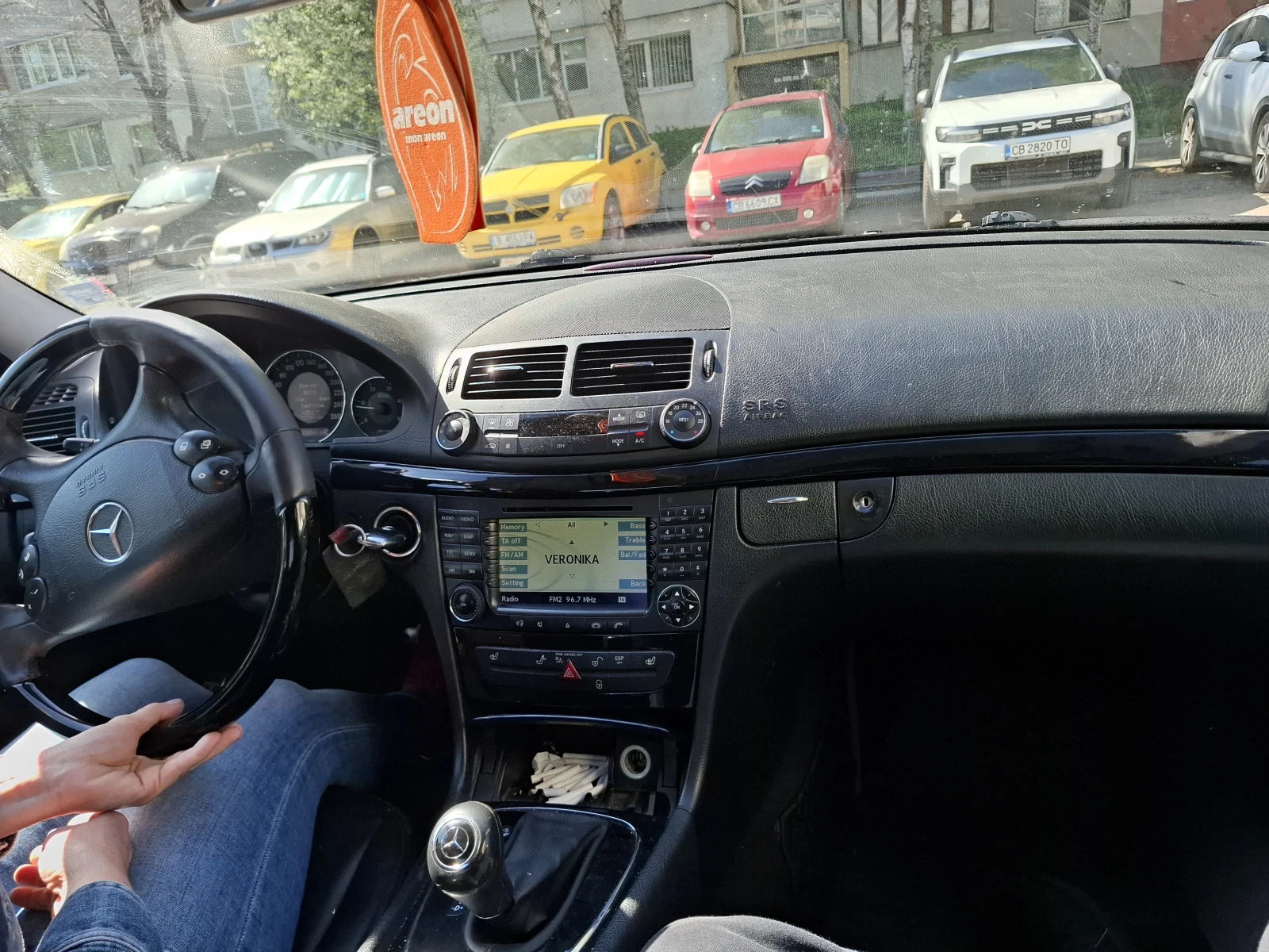 Mercedes-Benz E 220, снимка 11 - Автомобили и джипове - 54309366