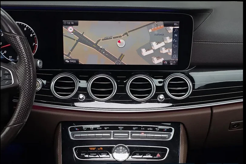 Mercedes-Benz E 400 EXCLUSIVE/4М/V6/333HP/ОБДУХВ./PANO/360/248hMC, снимка 13 - Автомобили и джипове - 54781974