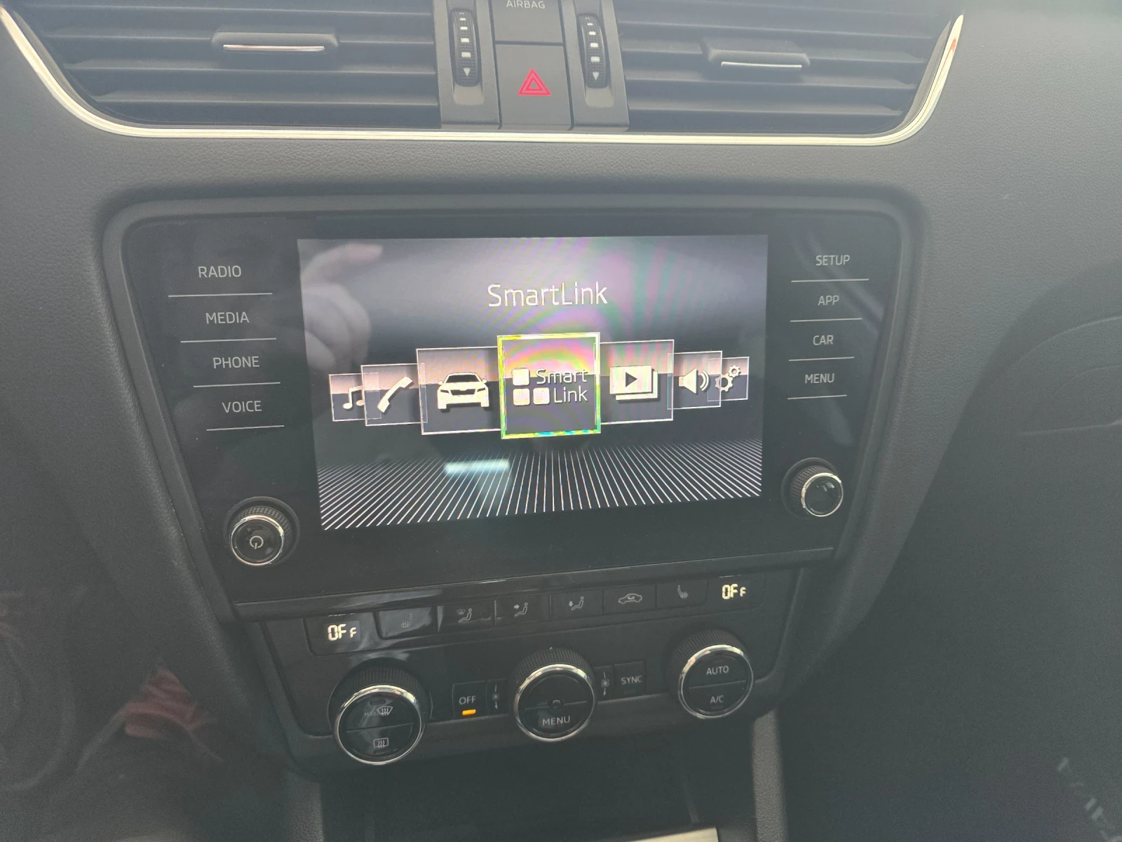 Skoda Octavia 1.6 перфектна, снимка 13 - Автомобили и джипове - 54786492