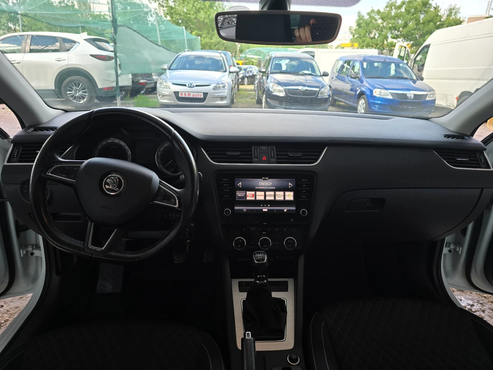 Skoda Octavia 1.6 перфектна, снимка 3 - Автомобили и джипове - 54786492