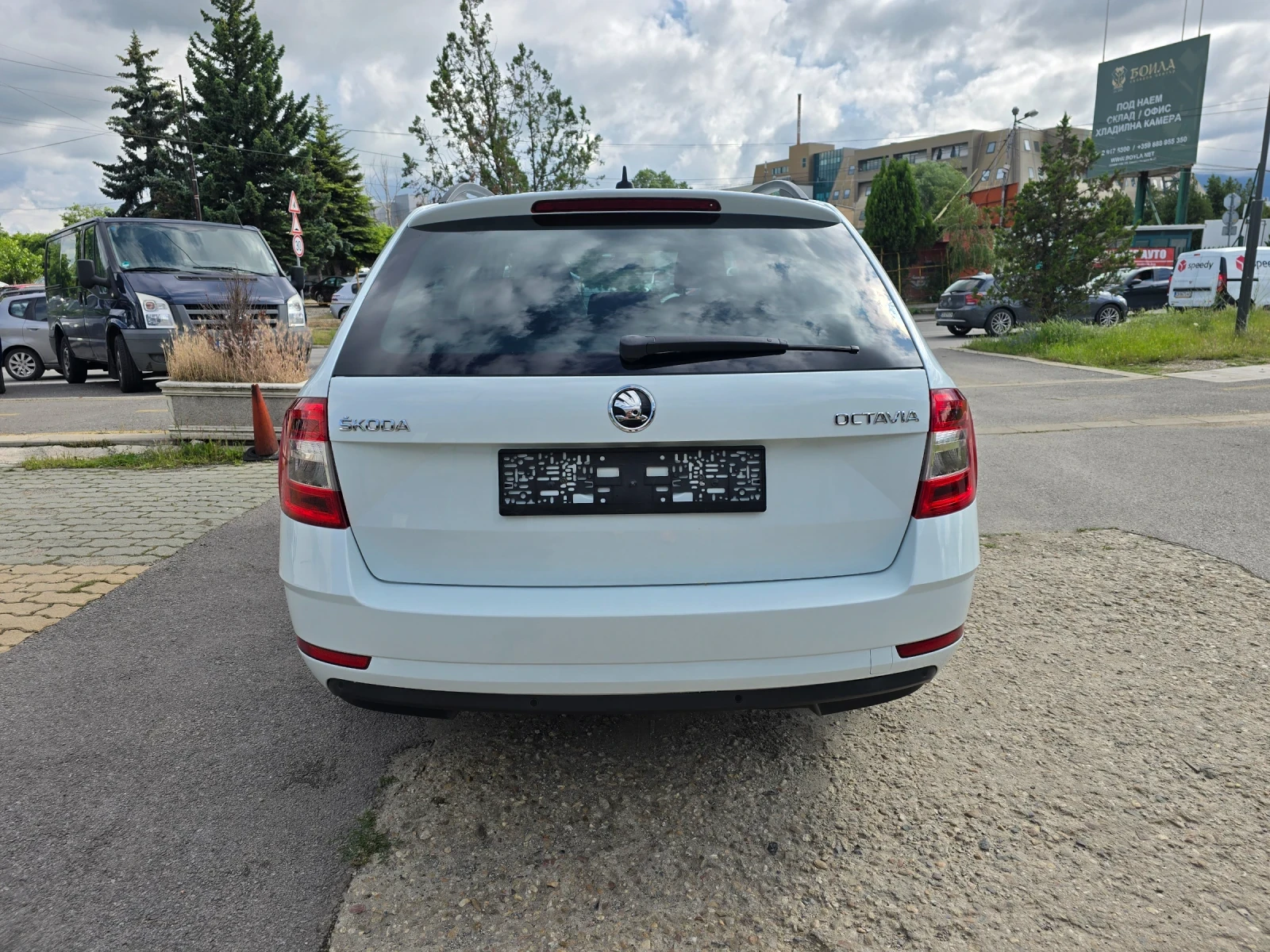 Skoda Octavia 1.6 перфектна, снимка 5 - Автомобили и джипове - 54786492