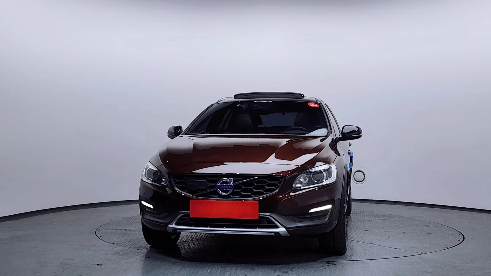 Volvo V60 Cross Country 2.5T 5cylinder AWD, снимка 3 - Автомобили и джипове - 55070092