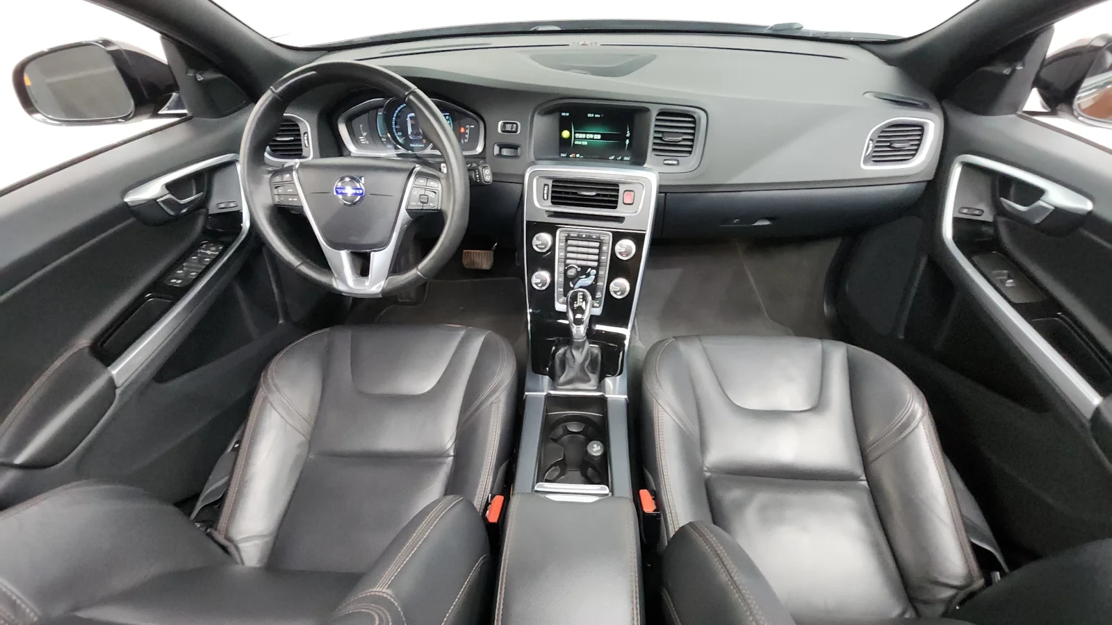 Volvo V60 Cross Country 2.5T 5cylinder AWD, снимка 6 - Автомобили и джипове - 55070092