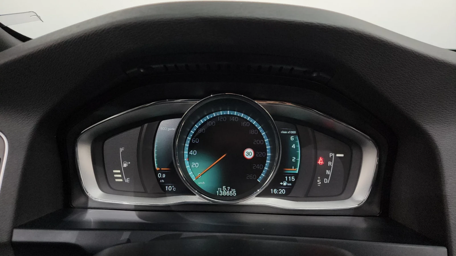 Volvo V60 Cross Country 2.5T 5cylinder AWD, снимка 7 - Автомобили и джипове - 55070092