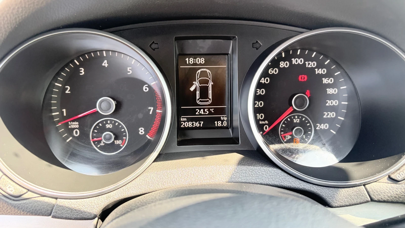 VW Golf 1.2 I -77kw, снимка 8 - Автомобили и джипове - 55594027