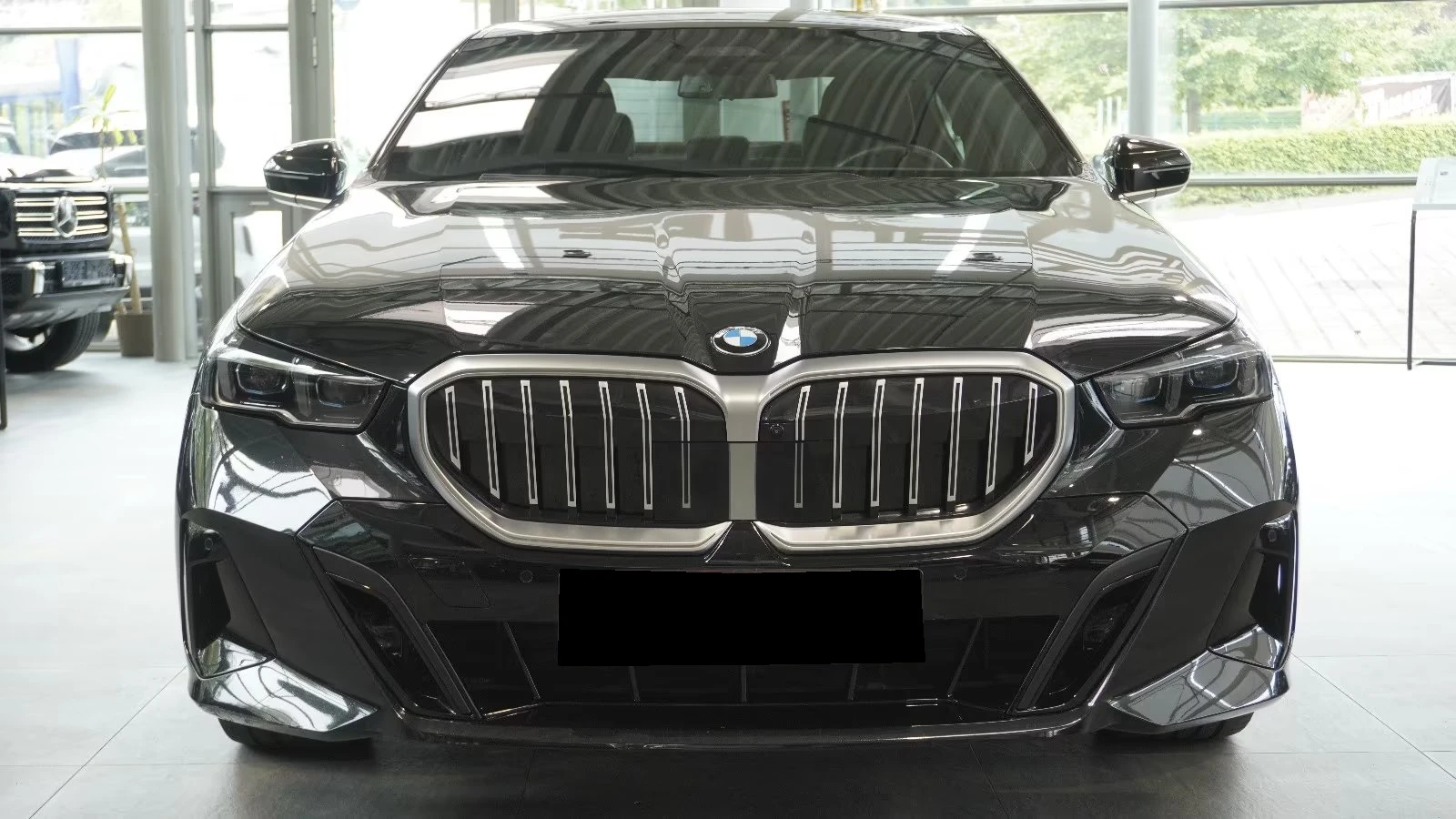 BMW 540 d xDrive/MSport/INDIVIDUAL/ICONIC GLOW/HEAD UP/360, снимка 7 - Автомобили и джипове - 55903146