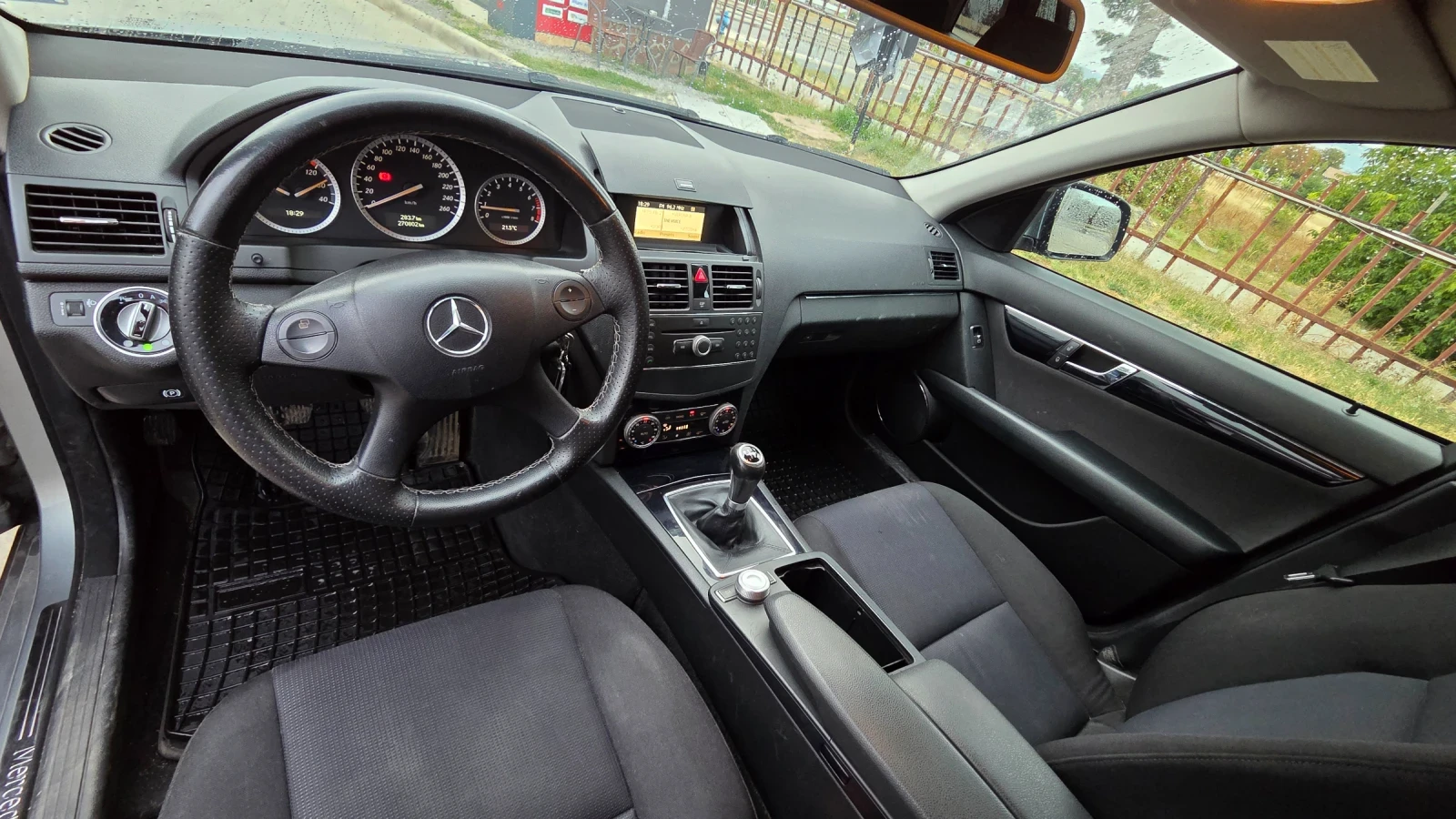 Mercedes-Benz C 180, снимка 7 - Автомобили и джипове - 55904817
