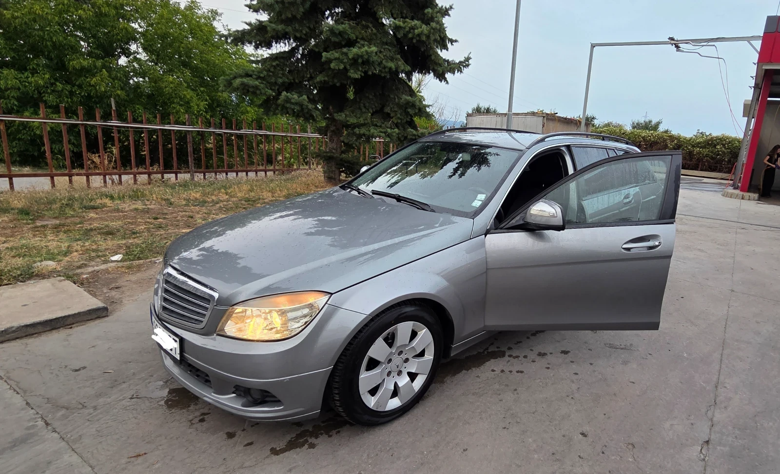 Mercedes-Benz C 180, снимка 2 - Автомобили и джипове - 55904817