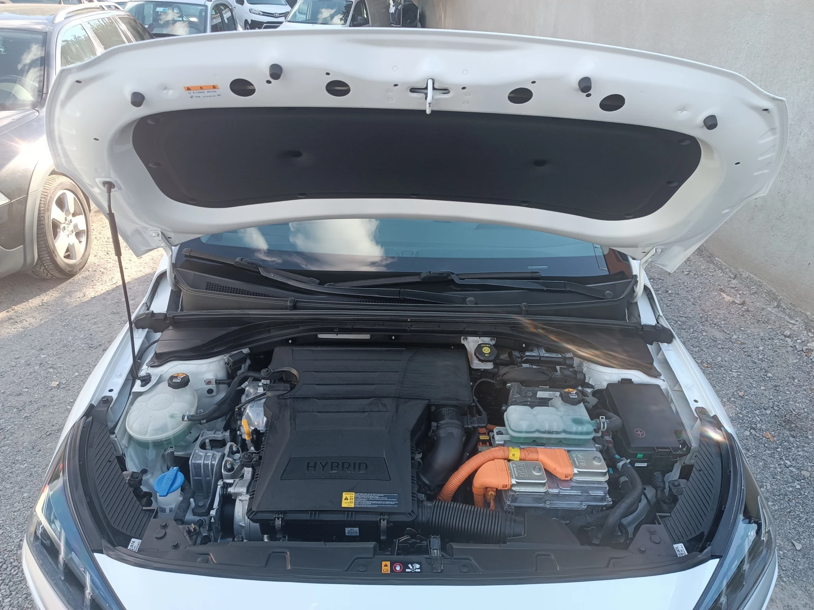 Hyundai Ioniq 1.6iHYBRID  , снимка 17 - Автомобили и джипове - 56060686