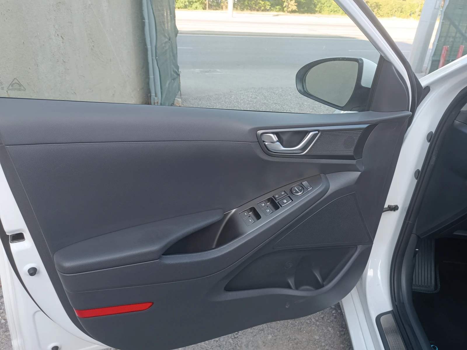 Hyundai Ioniq 1.6iHYBRID  , снимка 9 - Автомобили и джипове - 56060686