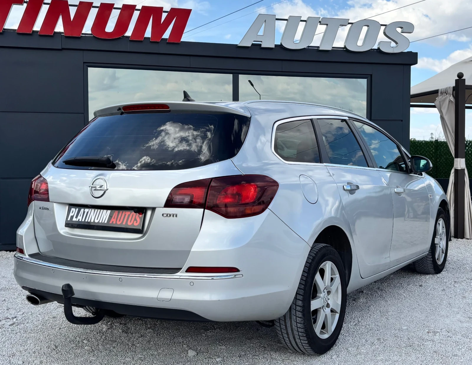 Opel Astra 2.0CDI/CARPLAY/NAVI/ПОДГРЕВ/ТЕГЛИЧ , снимка 5 - Автомобили и джипове - 56293178
