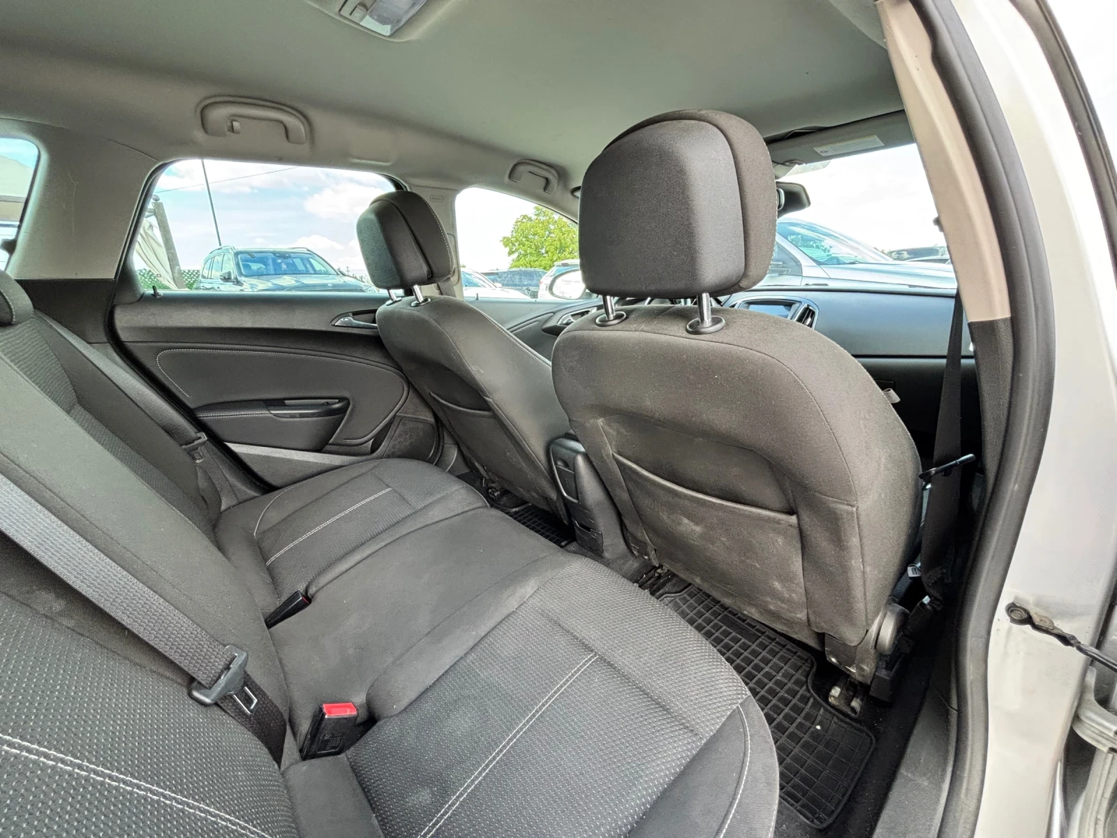 Opel Astra 2.0CDI/CARPLAY/NAVI/ПОДГРЕВ/ТЕГЛИЧ , снимка 12 - Автомобили и джипове - 56293178