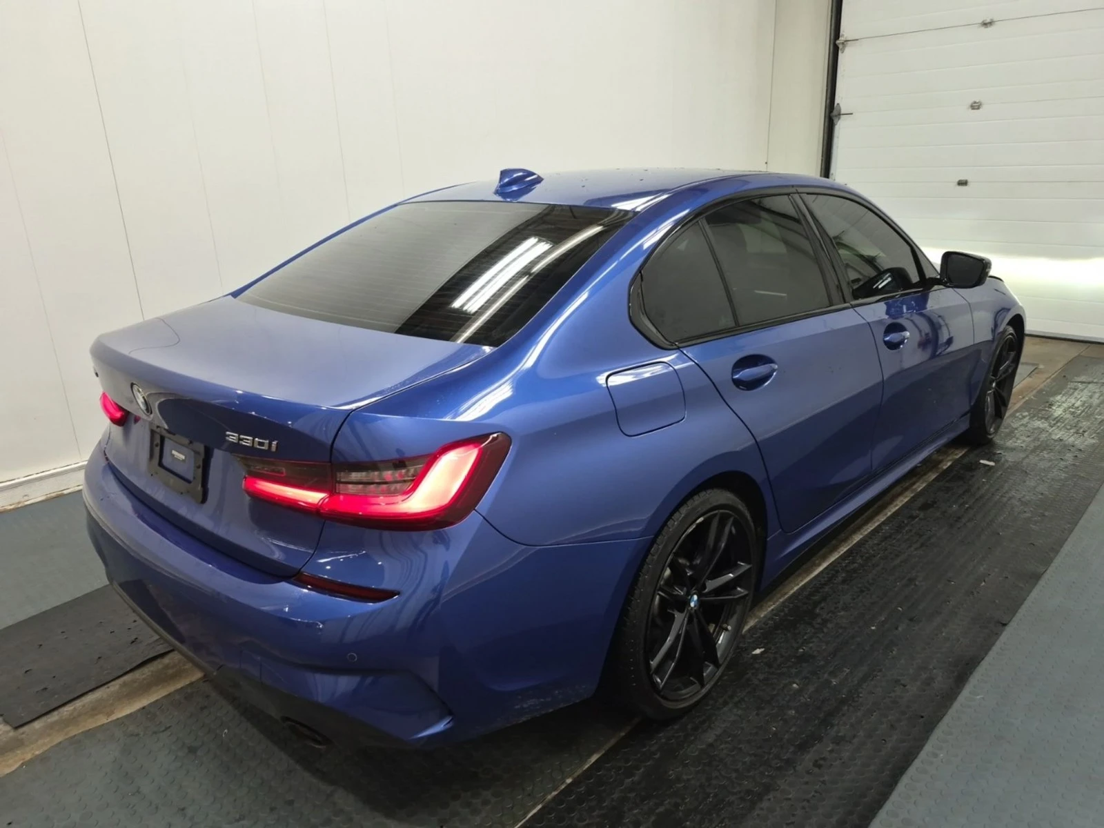 BMW 330 M SPORT* Harman Kardon, снимка 4 - Автомобили и джипове - 56301282