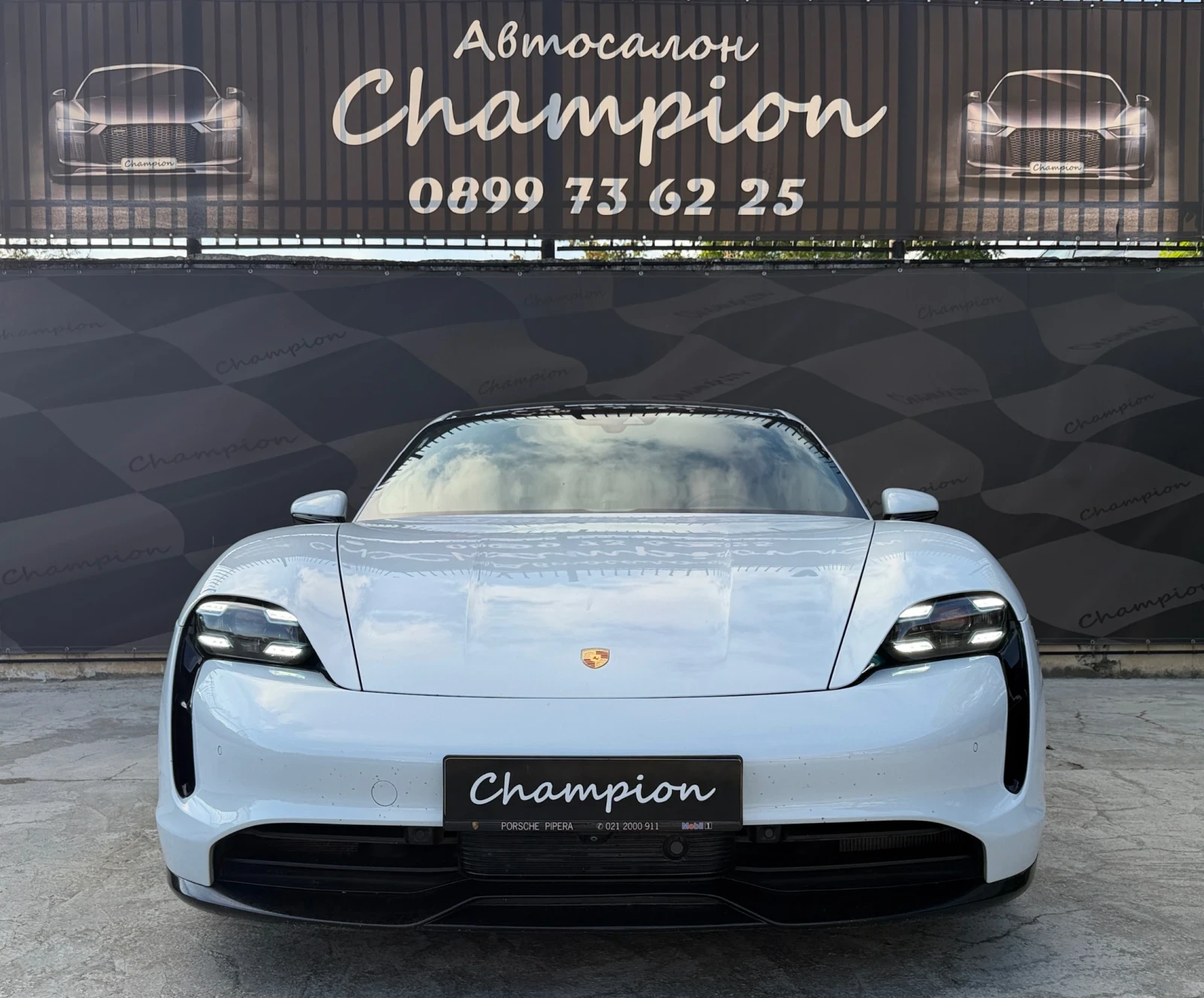 Porsche Taycan Бартер лизинг, снимка 2 - Автомобили и джипове - 56641577