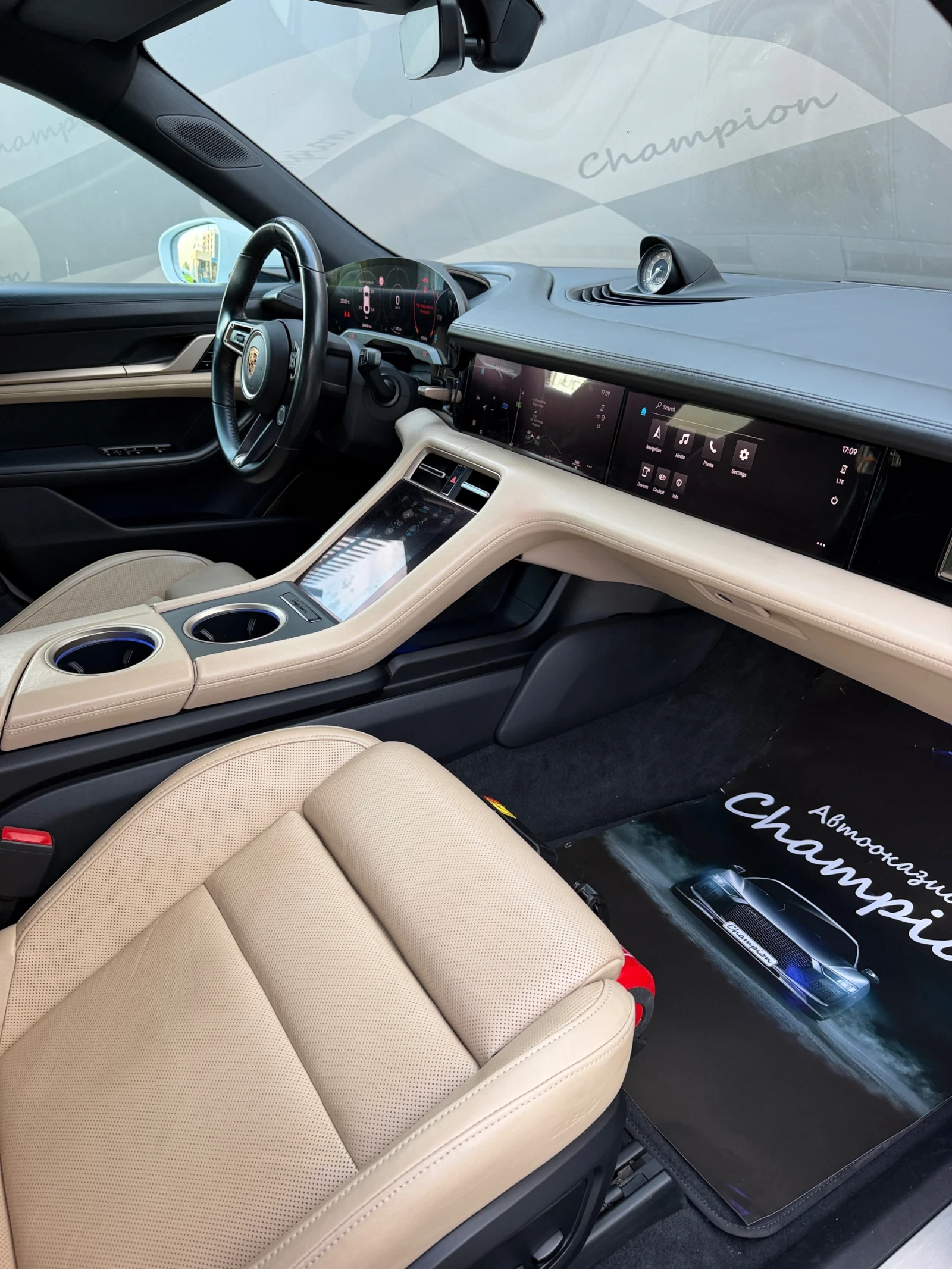 Porsche Taycan Бартер лизинг, снимка 16 - Автомобили и джипове - 56641577