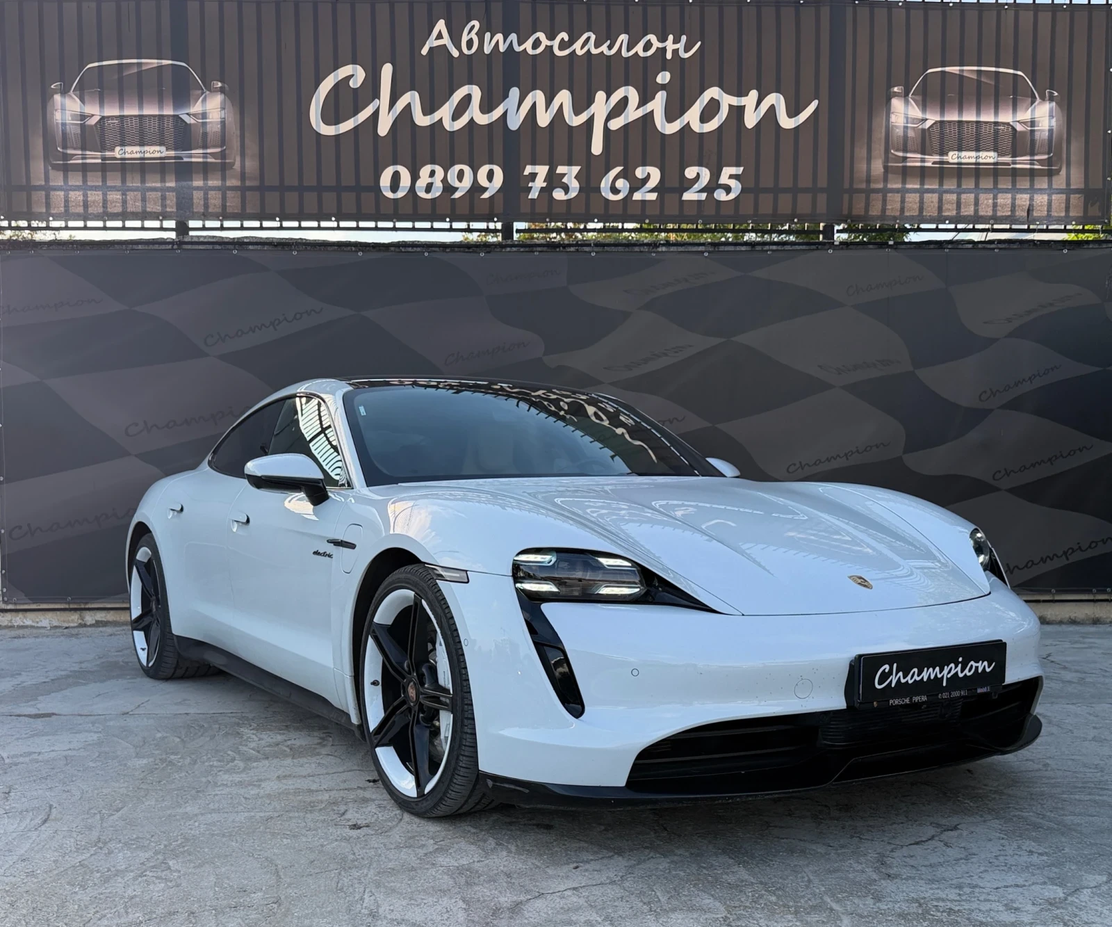 Porsche Taycan Бартер лизинг, снимка 3 - Автомобили и джипове - 56641577