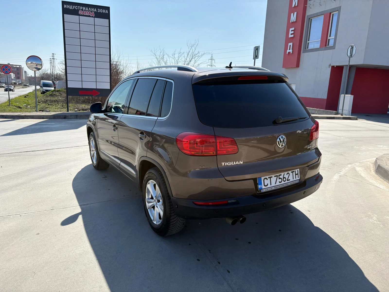 VW Tiguan Tiguan, снимка 4 - Автомобили и джипове - 53744623