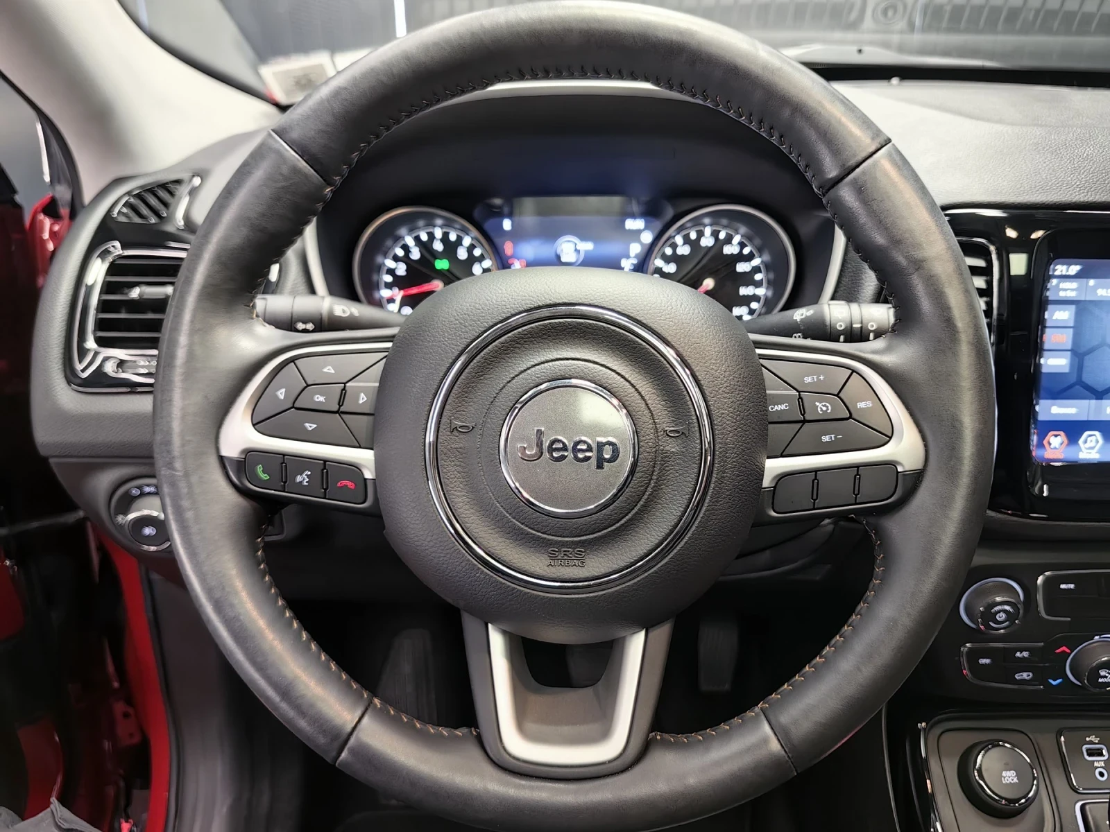 Jeep Compass 2.4* 4x4* LIMITED* 19600KM* KEYLESS* TV* CAMERA* , снимка 12 - Автомобили и джипове - 53864978