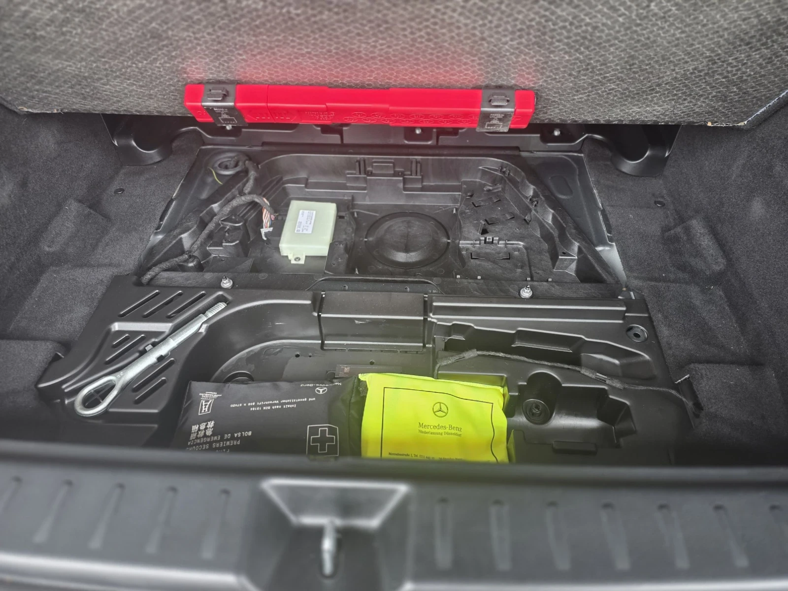 Mercedes-Benz GLB 200d, снимка 8 - Автомобили и джипове - 54007977