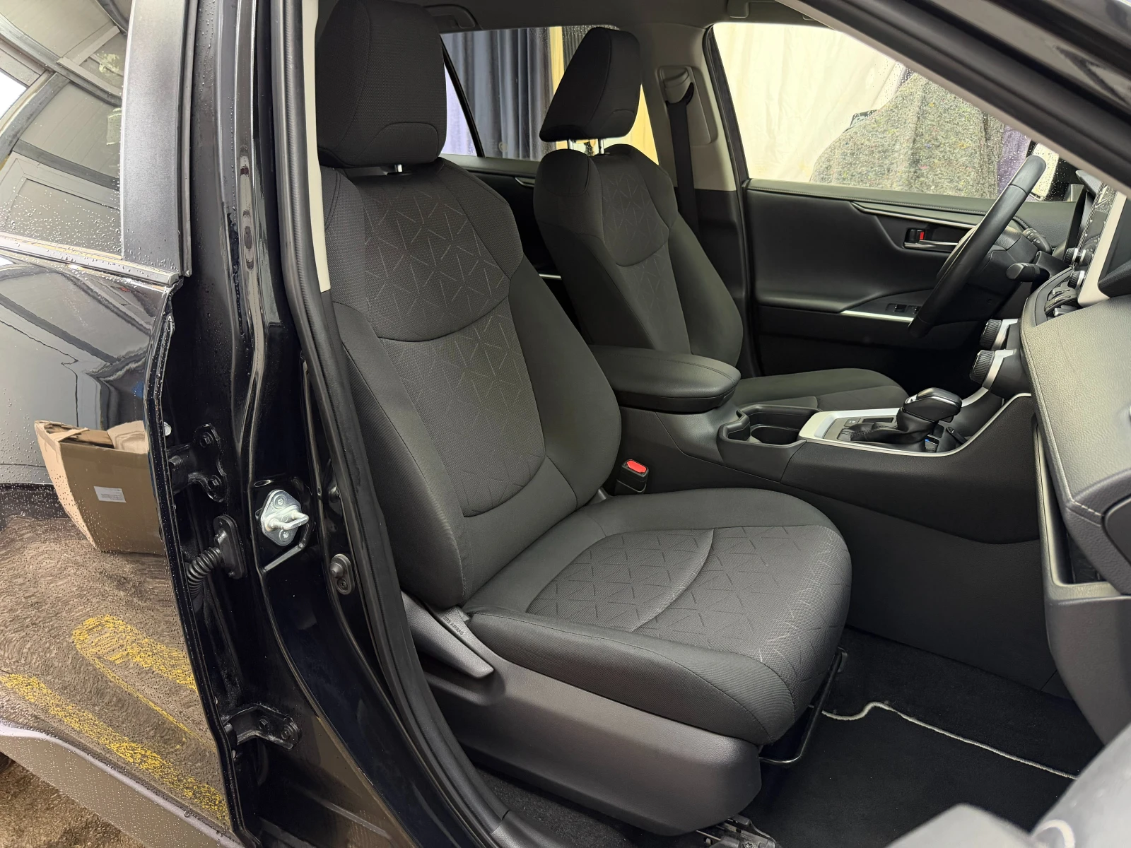 Toyota Rav4 2.5Hybrid* СЕРВИЗНА КНИЖКА С ПЪЛНА ИСТОРИЯ В TOYOT, снимка 14 - Автомобили и джипове - 54750204