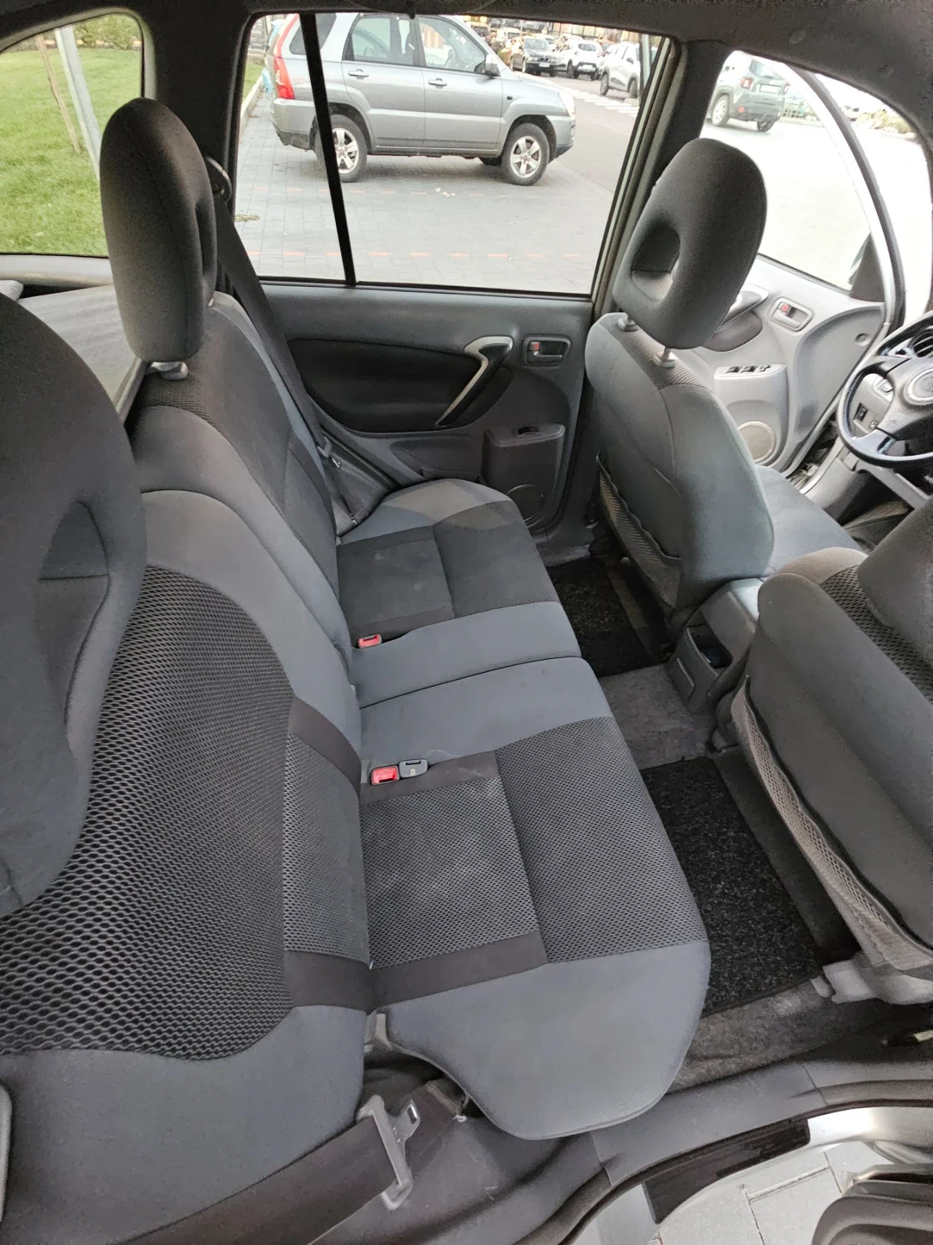 Toyota Rav4, снимка 9 - Автомобили и джипове - 55828420