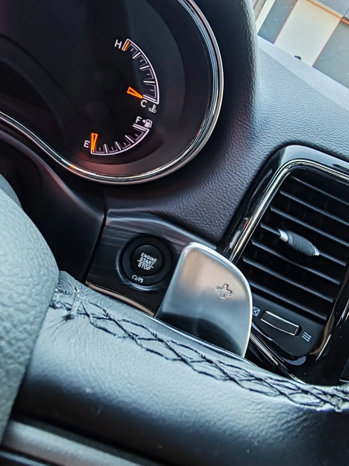Jeep Grand cherokee Limited X LPG 3.6, снимка 14 - Автомобили и джипове - 56107097