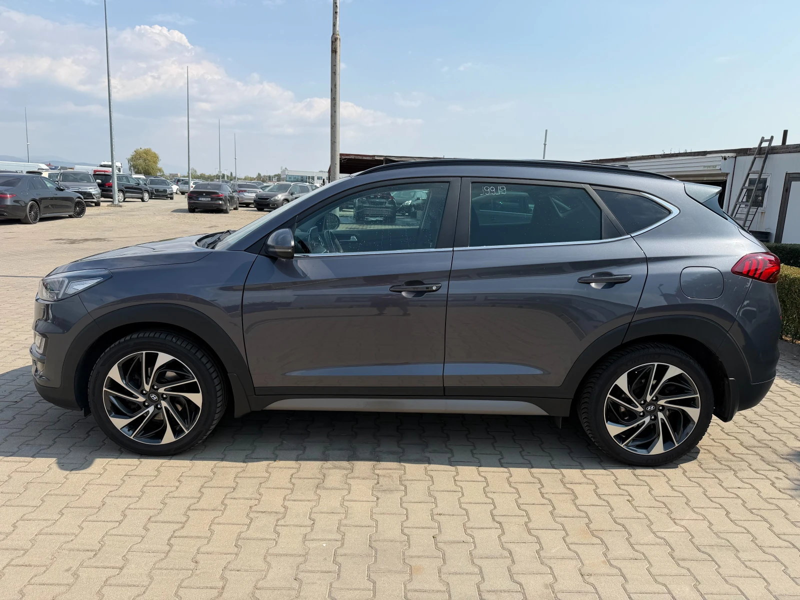 Hyundai Tucson 1.6CRDI 4WD AVTOMAT/NAVI/KOJA/KAMERA EURO 6, снимка 9 - Автомобили и джипове - 56166255