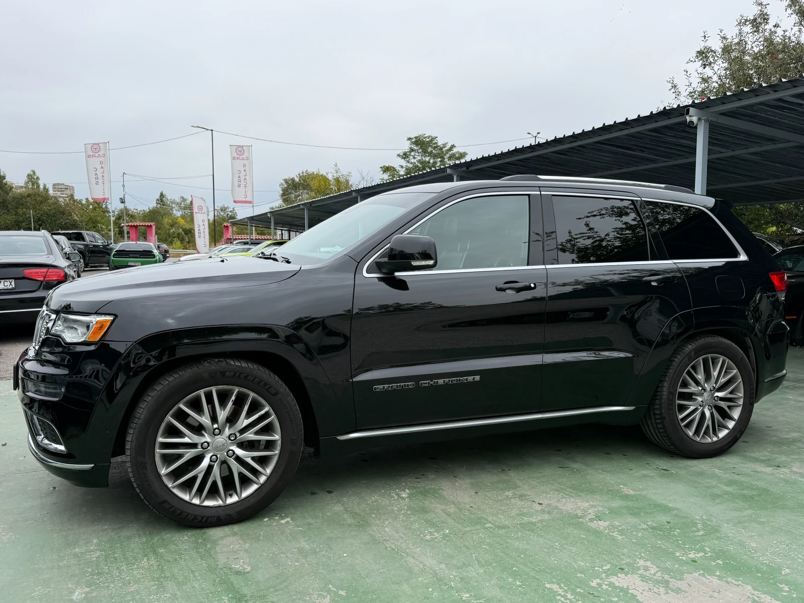 Jeep Grand cherokee SUMMIT 5.7HEMI + GAS